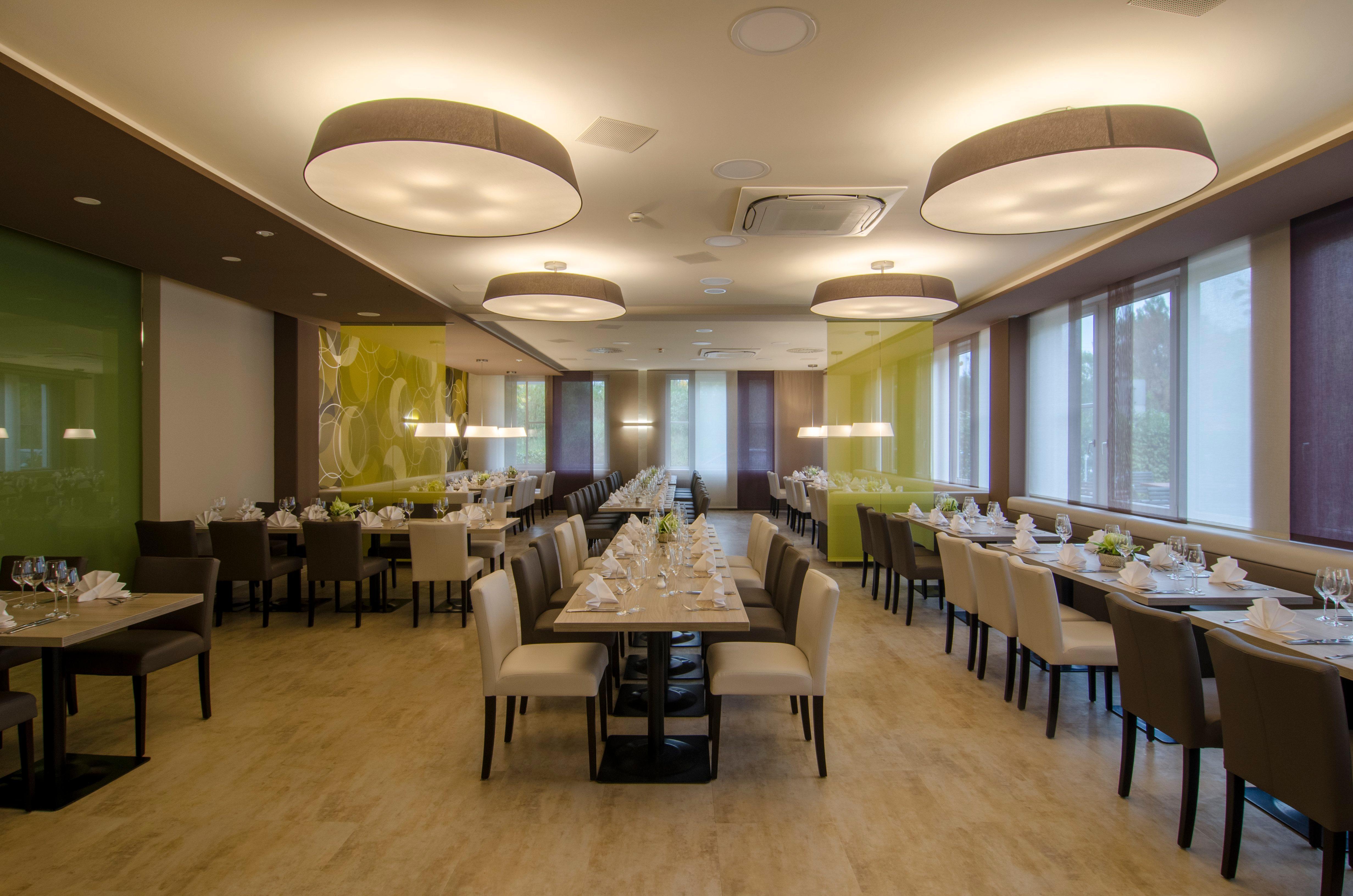 Holiday Inn Munich Unterhaching By Ihg Экстерьер фото