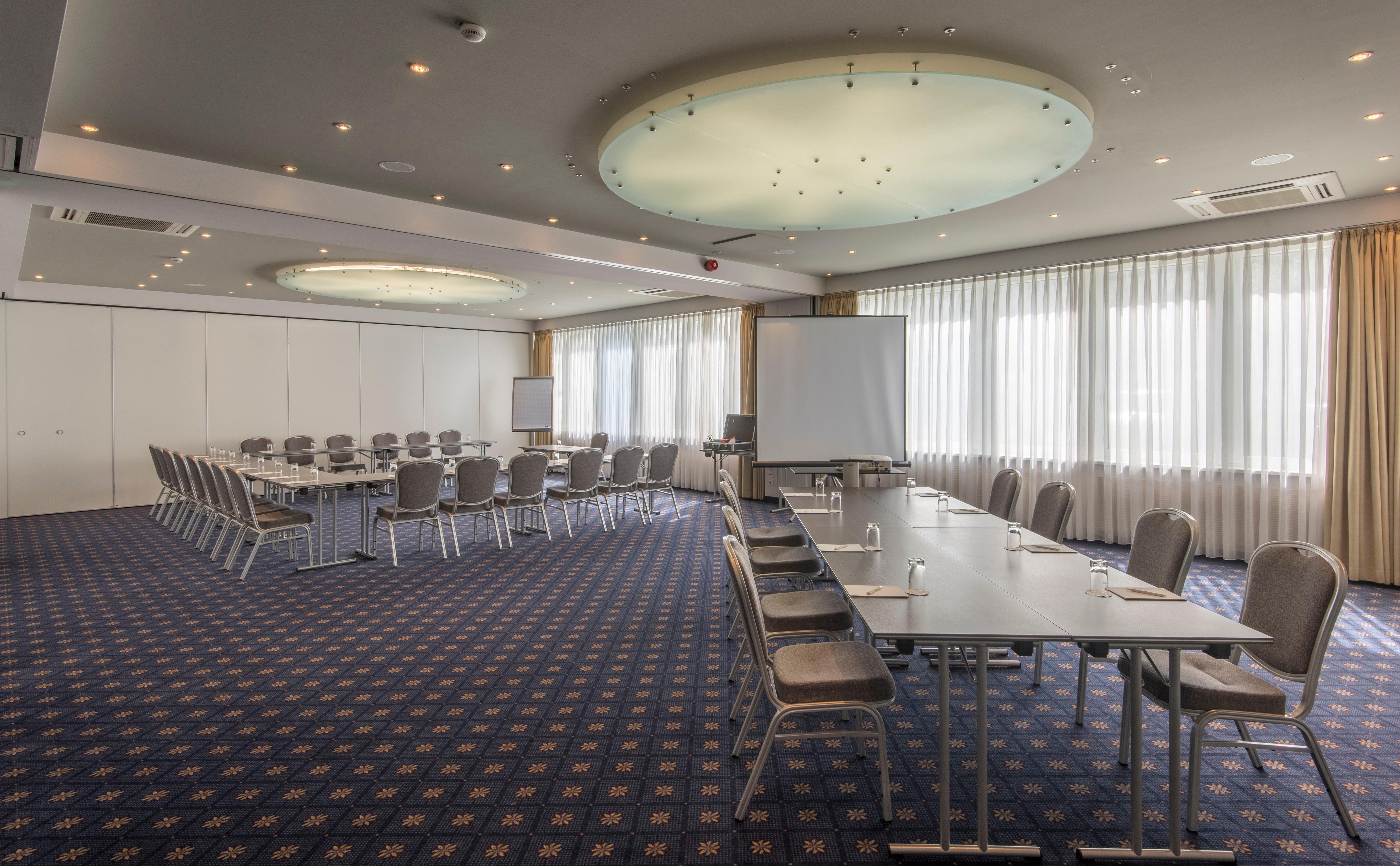 Holiday Inn Munich Unterhaching By Ihg Экстерьер фото