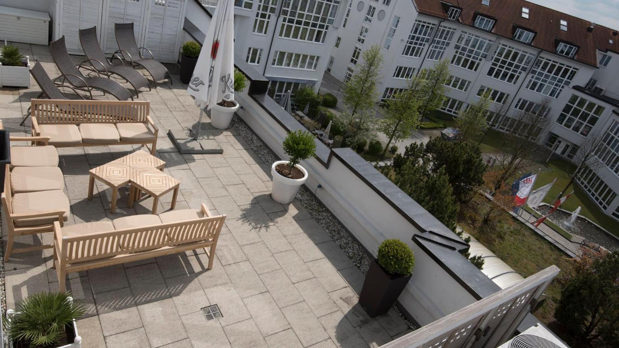 Holiday Inn Munich Unterhaching By Ihg Экстерьер фото