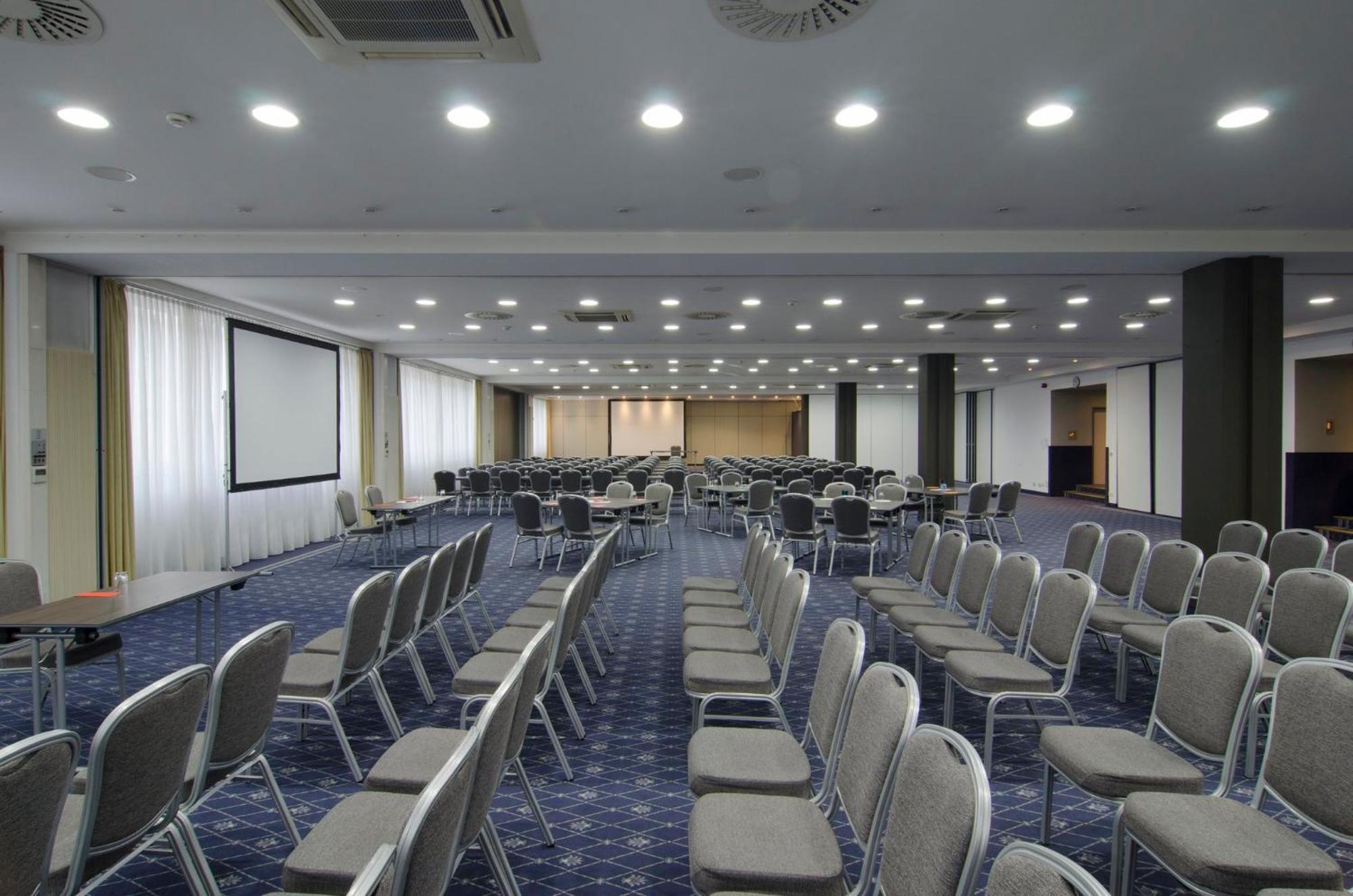 Holiday Inn Munich Unterhaching By Ihg Экстерьер фото