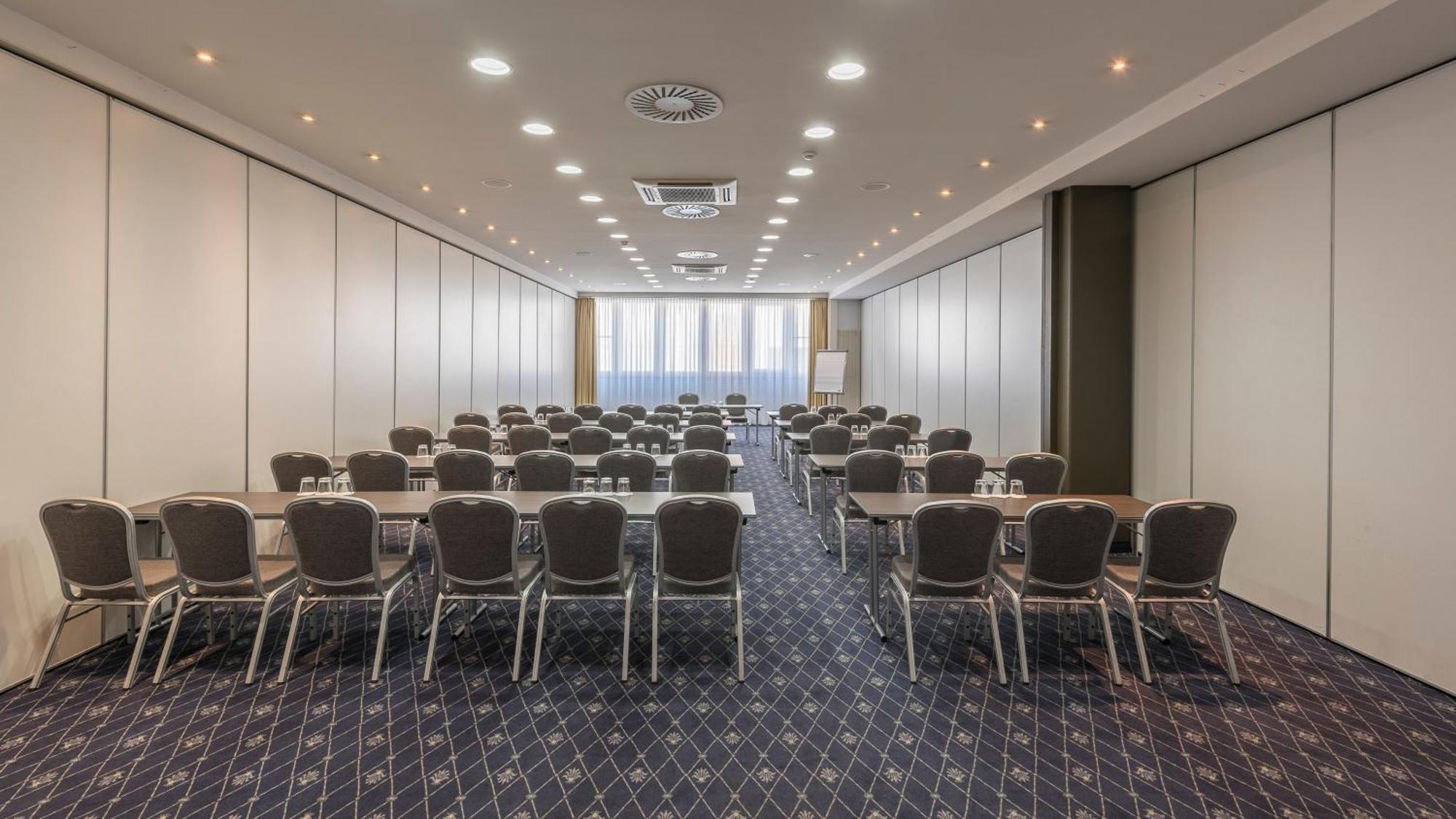 Holiday Inn Munich Unterhaching By Ihg Экстерьер фото