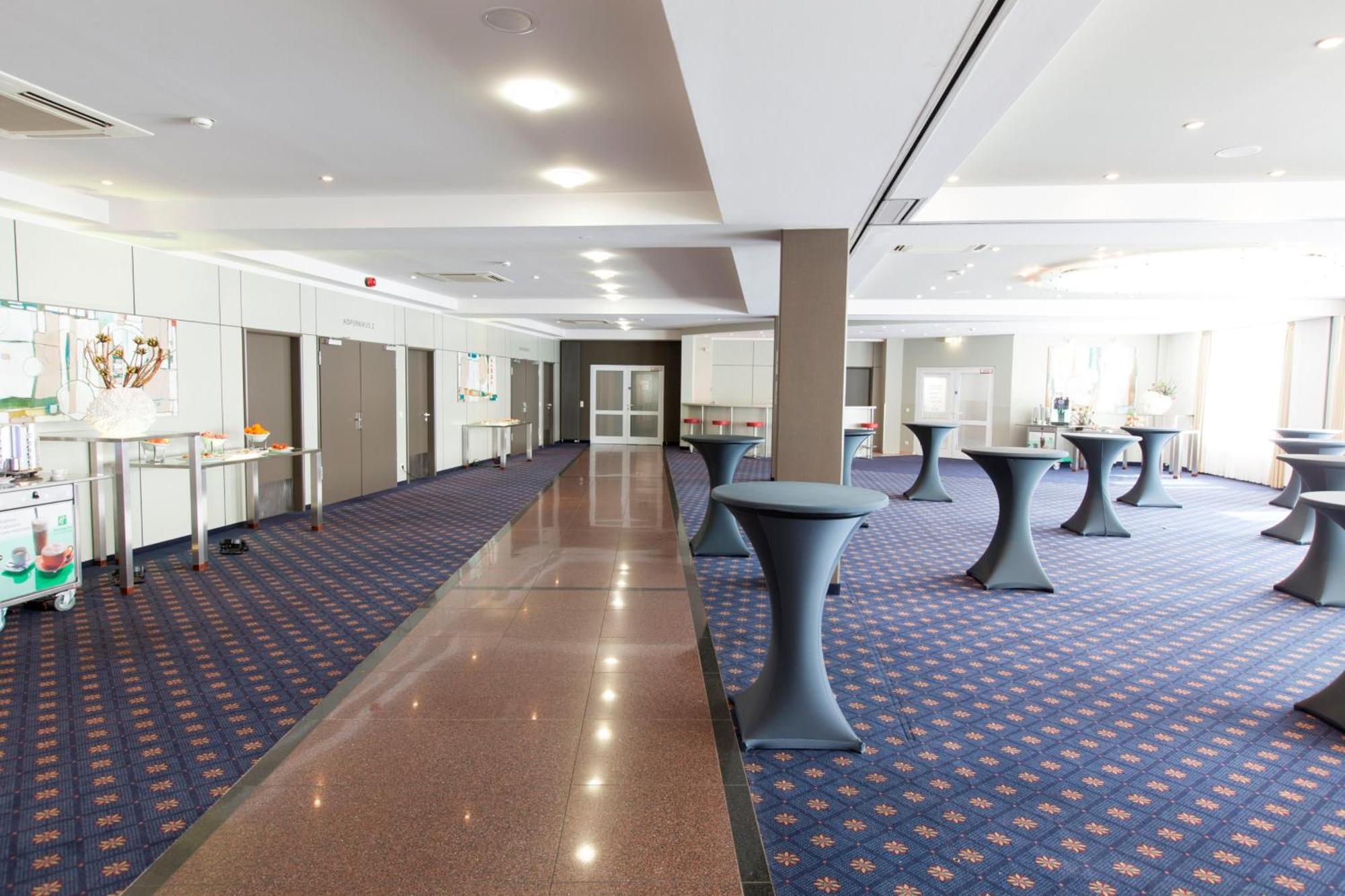 Holiday Inn Munich Unterhaching By Ihg Экстерьер фото