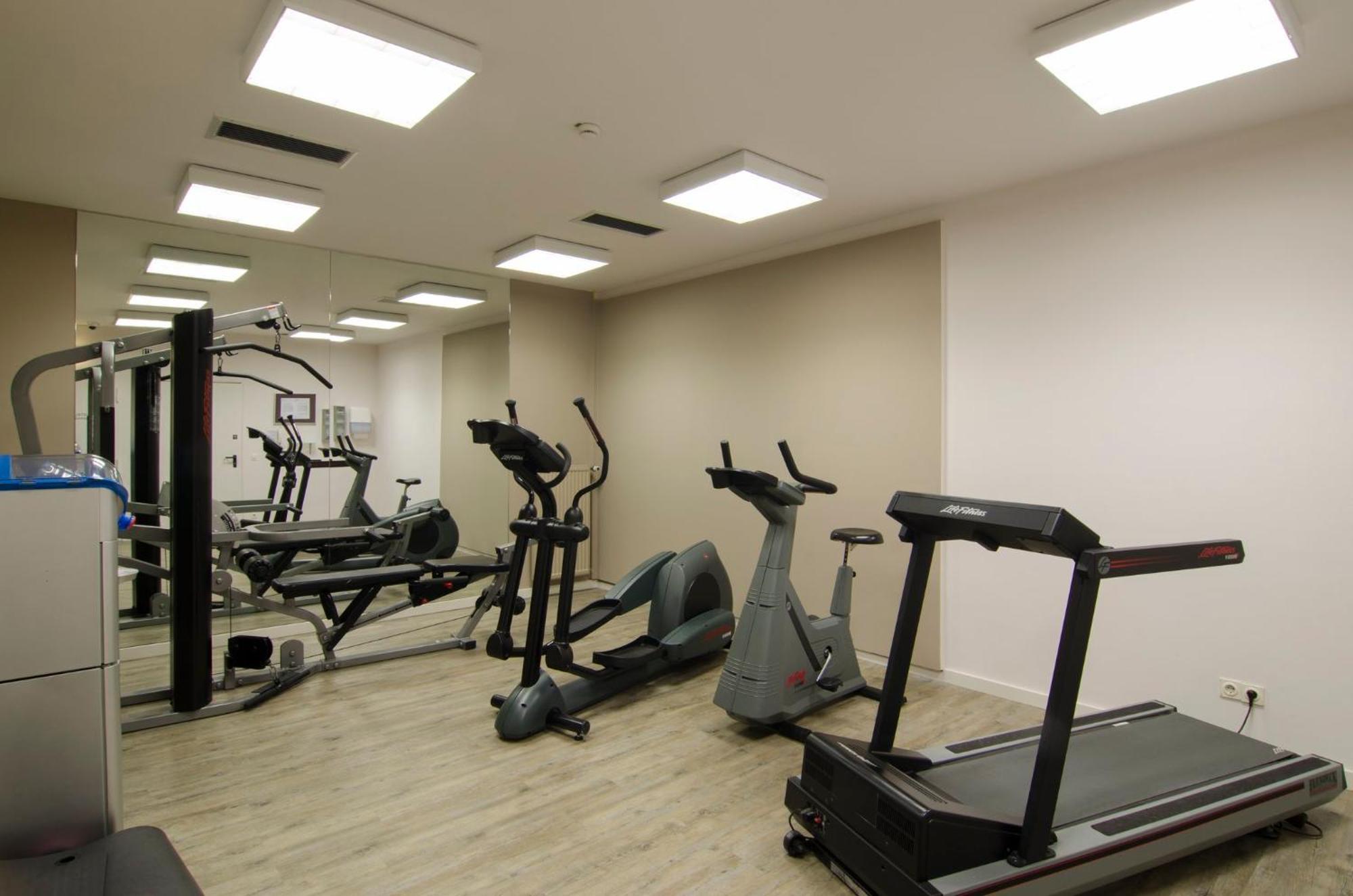 Holiday Inn Munich Unterhaching By Ihg Экстерьер фото